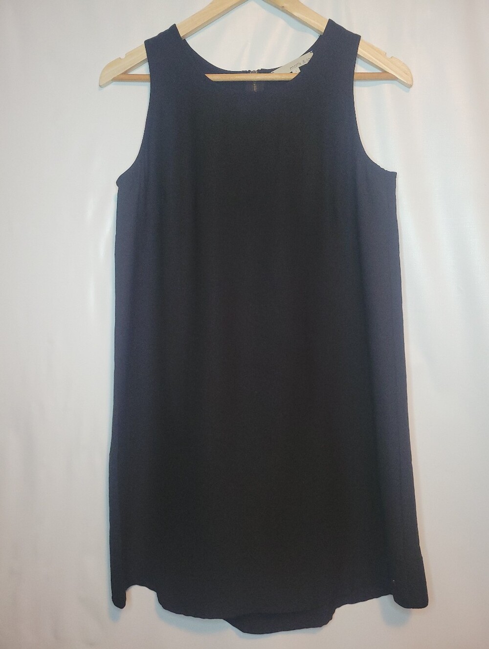 Monk & Lou Classic Sleeveless Black Shift Dress